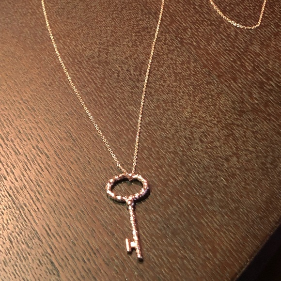 Pandora Key Necklace Rose Gold Flash 